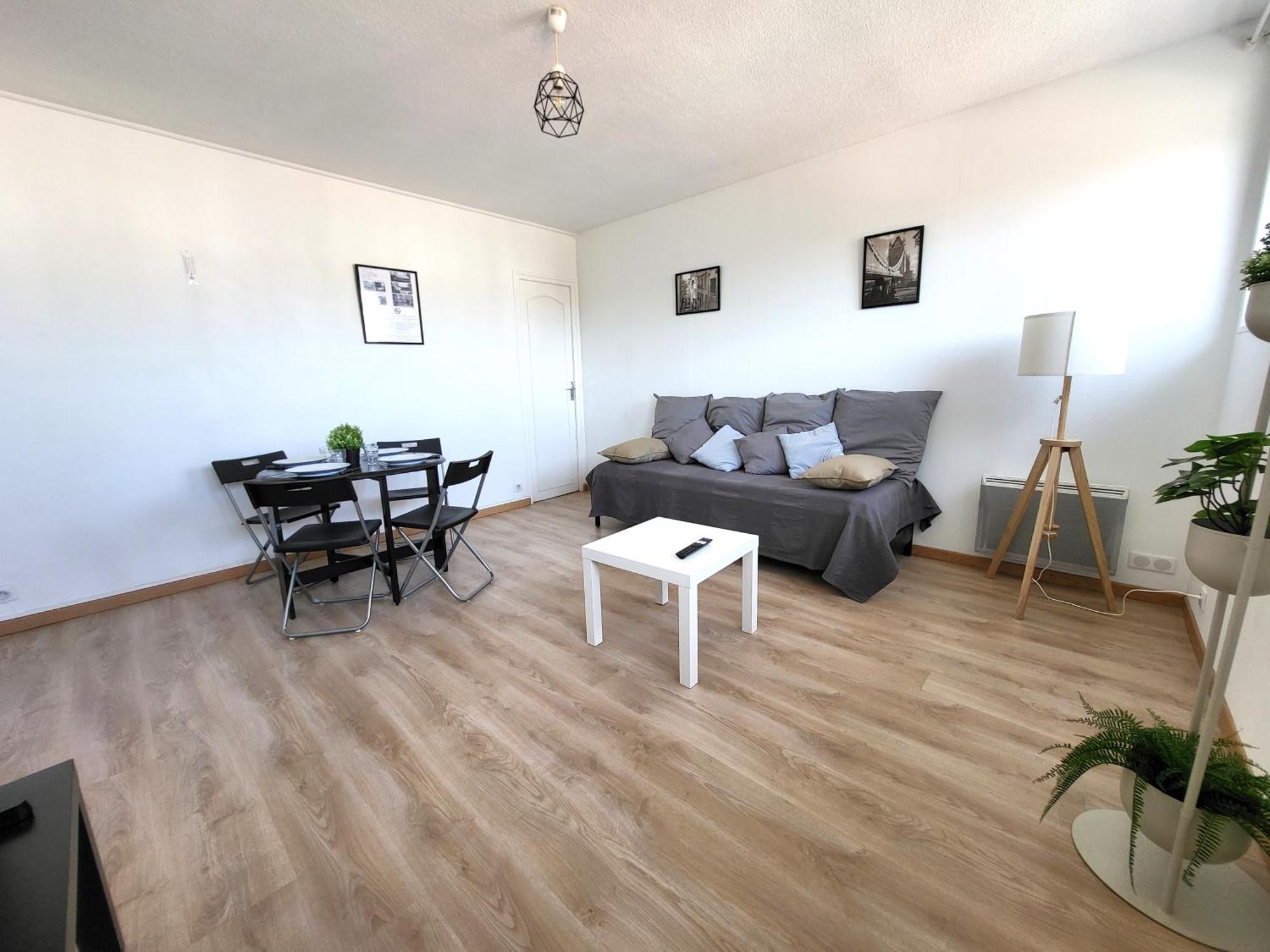 St-Quentin-En-Yvelines Plusieurs Appartements Avec Parking Trappes Esterno foto